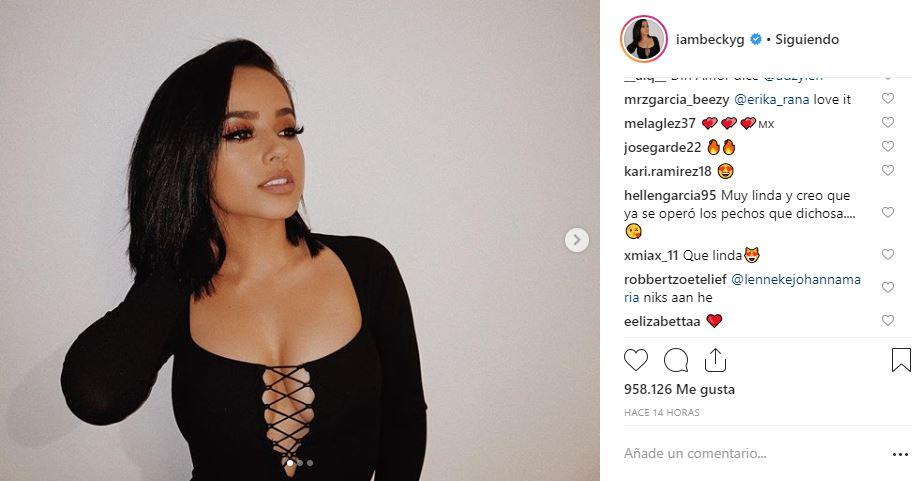 ¿Becky G se operó los senos ? fotos la dejaría en evidencia