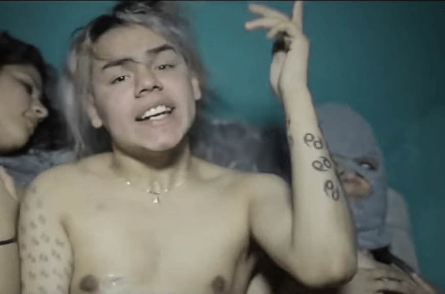Tekashi 6ix9ine Luce Sin Tatuajes Y Explican Que Significa El 69 En Su Cara - tatuaje brawl star